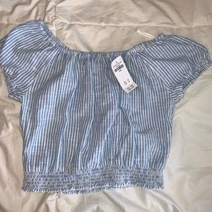 Cropped Hollister Shirt